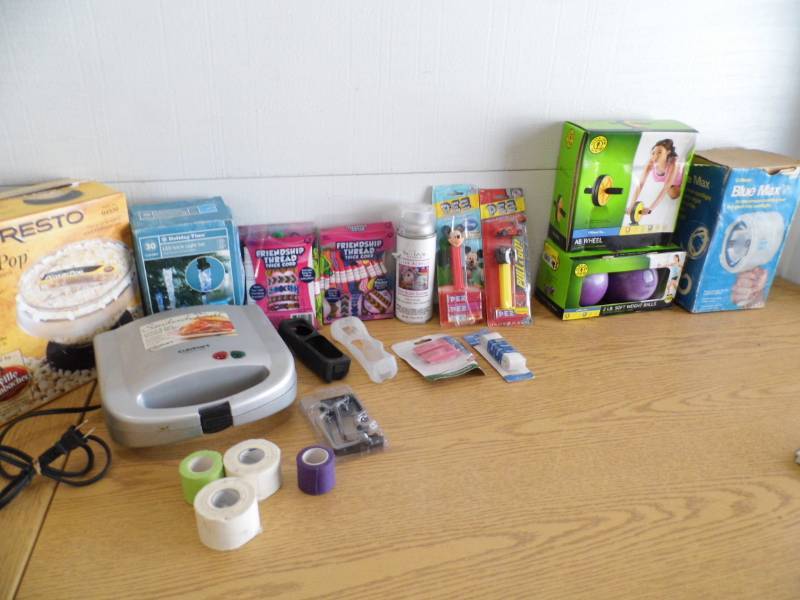 lot 146 image: Exercise Items - Popcorn Popper - Pez