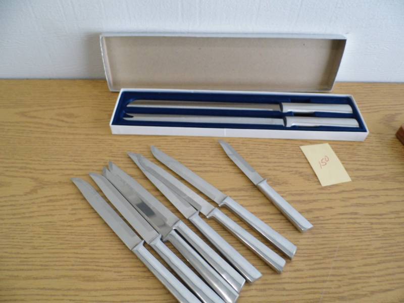 lot 150 image: Knives