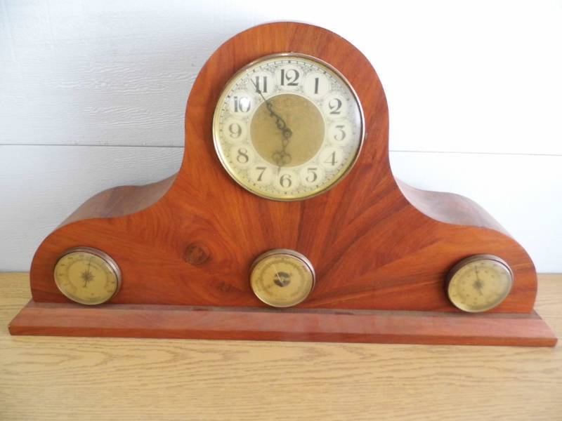 lot 153 image: Large Wooden Clock