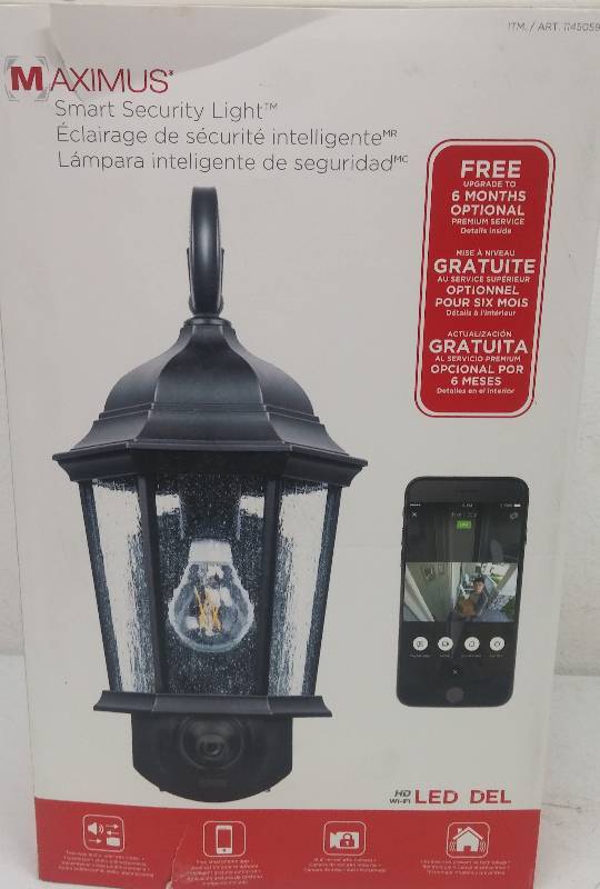 lot 14 image: Maximus Smart Security Coach Light, tested as-working, est retail $149.99