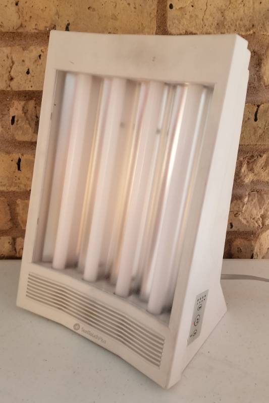 lot 100 image: Sun Touch Plus Light and Ion Therapy Lamp