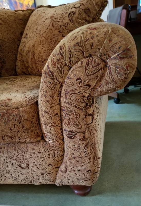 lot 25 image: Knasslauer Paisley Pillow Back Sofa Couch
