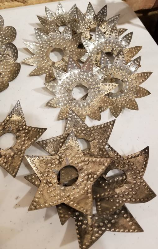 lot 67 image: Vintage Tin Candle Shield Guards Lot