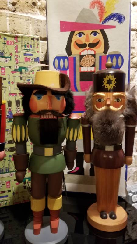 lot 65 image: Vintage Nutcracker Collection  Erzgebirge