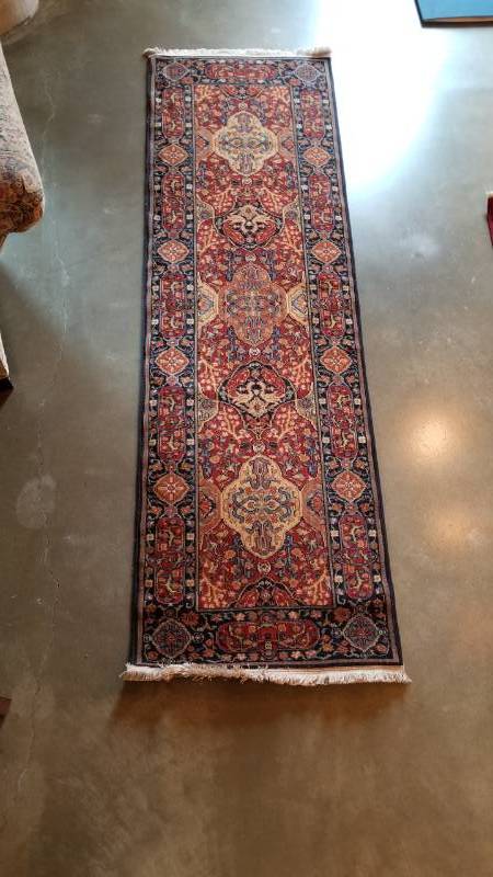 lot 31 image: Karastan Runner  English Manor Hampton Crown  2 x 8