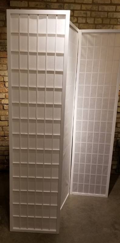 lot 39 image: 4 Panel Room Divider Screen   White Paper on Lattice