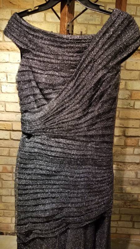 lot 76 image: Tadshi Shoji Evening Gown Size 10