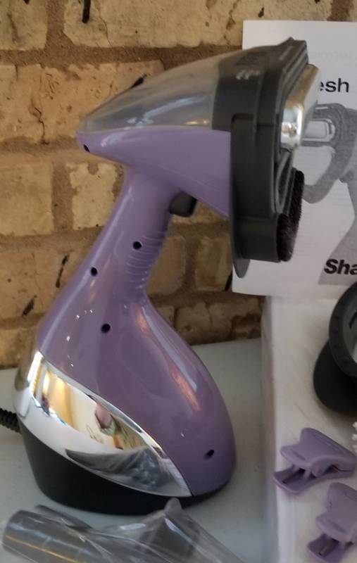 lot 94 image: Shark Press & Refresh Steamer