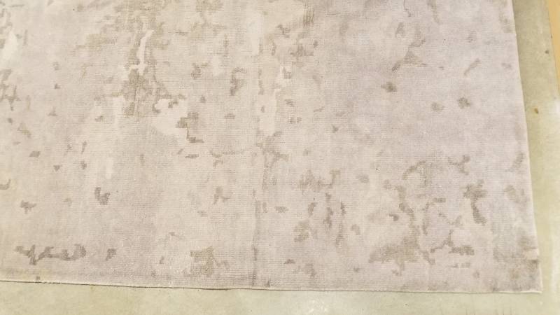 lot 95 image: Room and Board Silver Onyx Area Rug 100% Wool  8.9 x 11.6