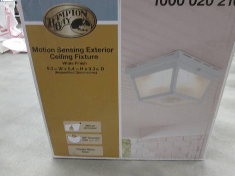 lot 23 image: Hampton Bay  360° Square 4-Light W...
