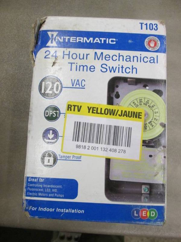 lot 119 image: Intermatic T103 Series 40 Amp 125-V...
