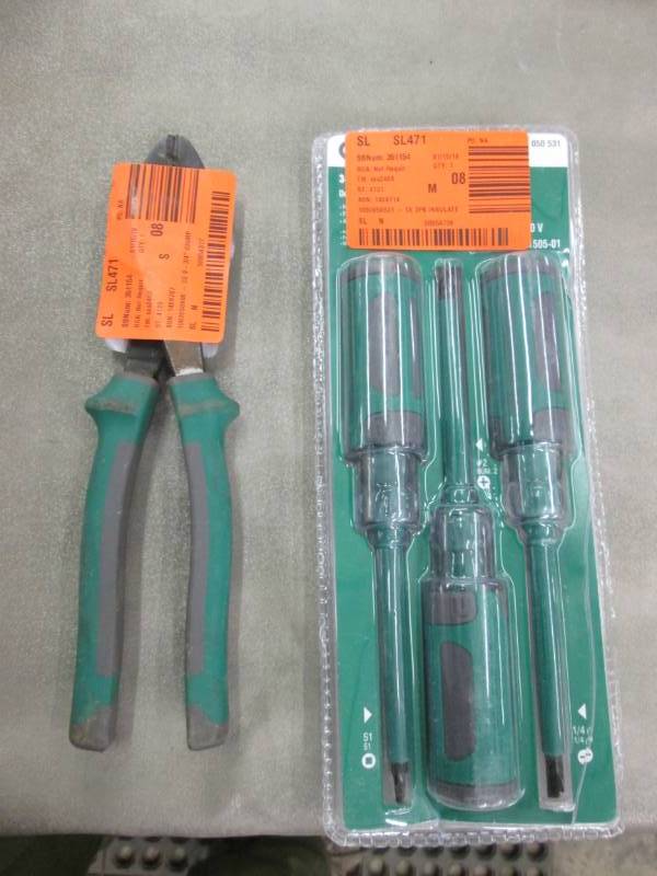 lot 131 image: Insulated Hand Tools...