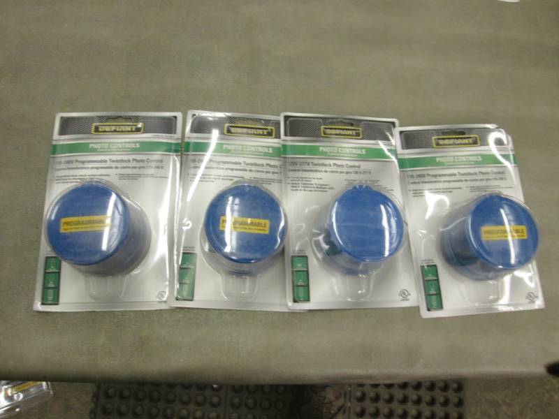 lot 133 image: Lot of 4 Defiant 110-240 Programmab...