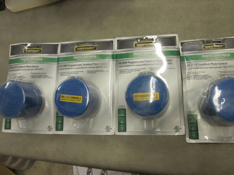 lot 134 image: Lot of 4 Defiant 110-240 Programmab...