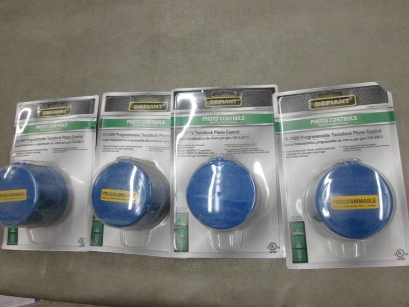 lot 135 image: Lot of 4 Defiant 110-240 Programmab...