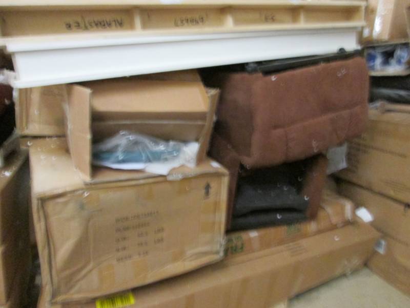 lot 370 image: Pallet of Furniture Damaged or Mis...