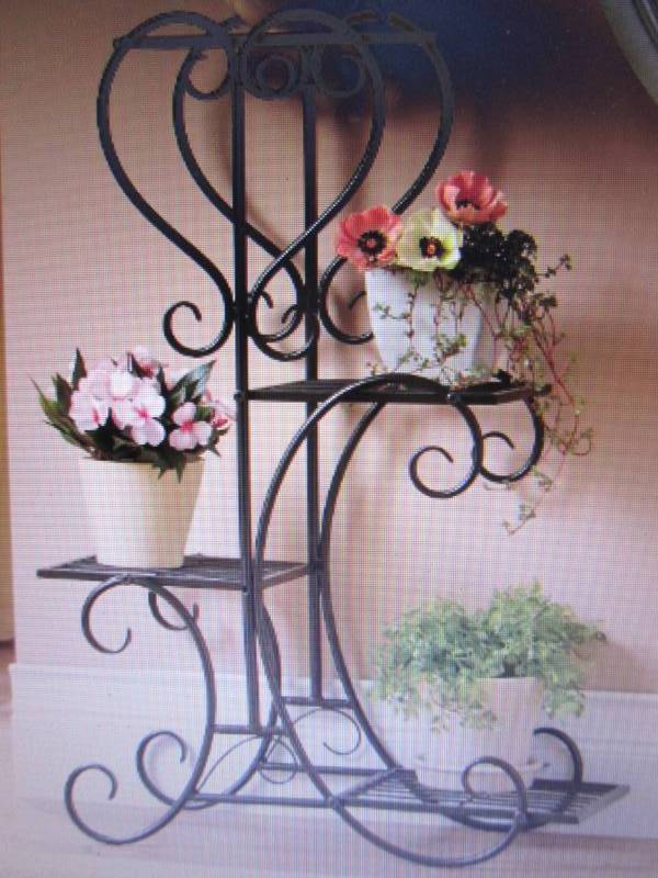 lot 390 image: Scroll Heart Plant Stand open box R...