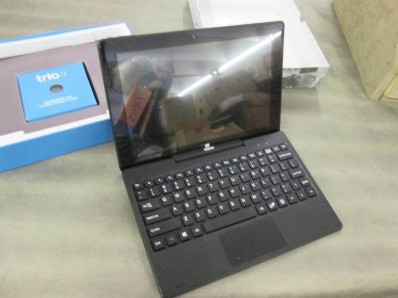lot 211 image: Trio Pro-Book 10.1  2 in 1 tablet, ...