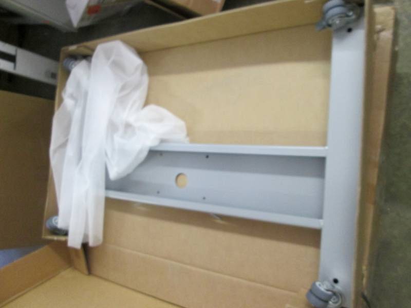 lot 270 image: Heavy Duty Rolling Base 43x23 inche...