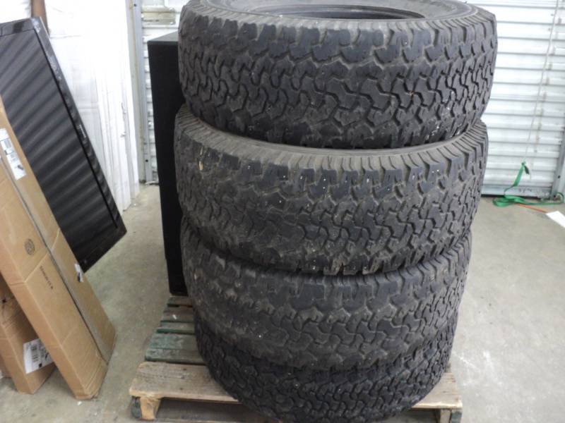 lot 4 image: Set of 4 BF Goodrich Tires- All Ter...