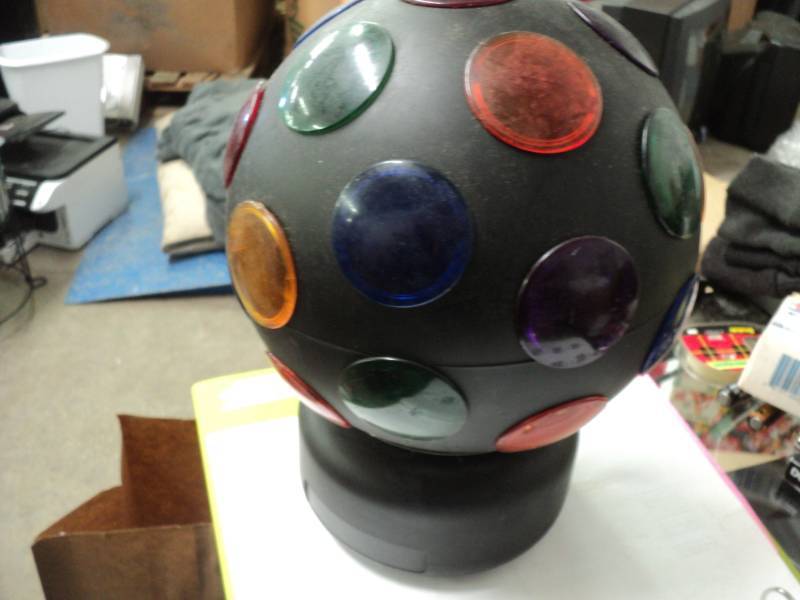 lot 22 image: Disco Ball- works...