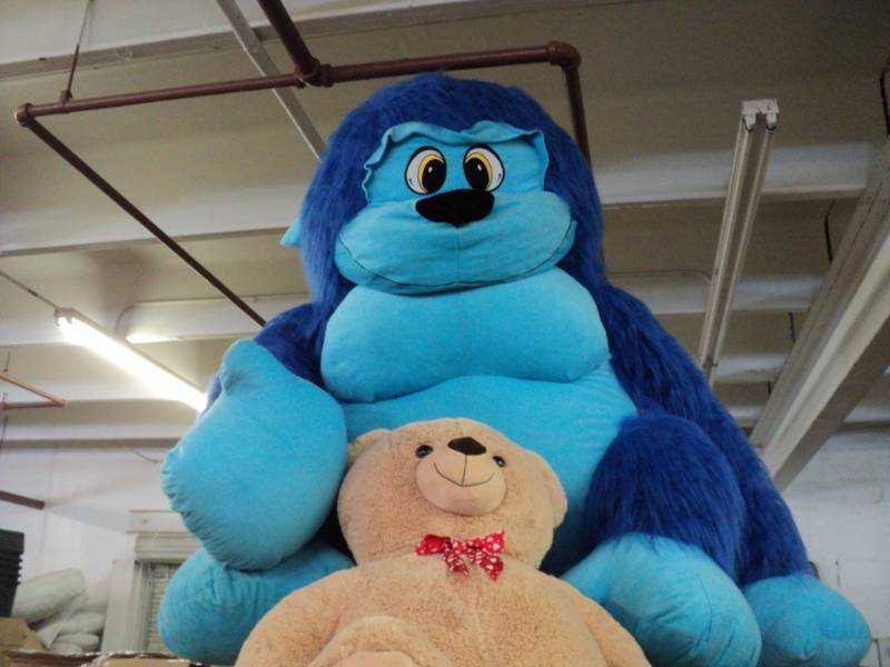 lot 25 image: Very Big Friendly Sir Gorilla and h...