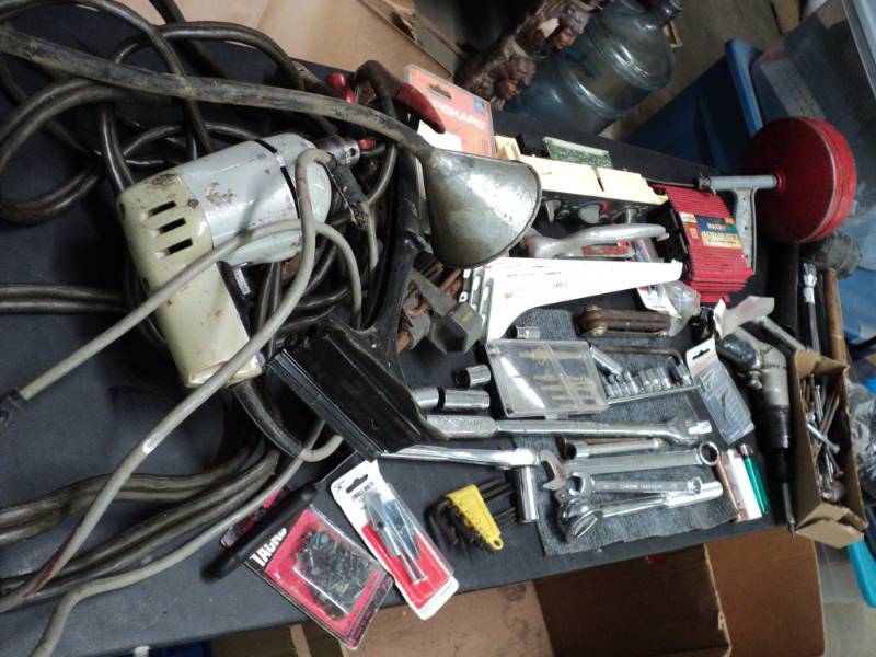 lot 28 image: Lot of Tools...