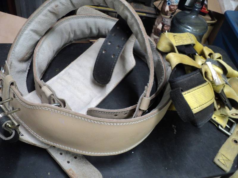 lot 44 image: 4 Belts and a Safety Harness...