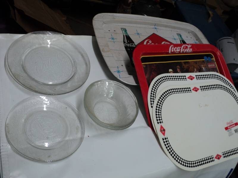 lot 71 image: 2 Coca Cola Metal Trays, 4 Placemen...
