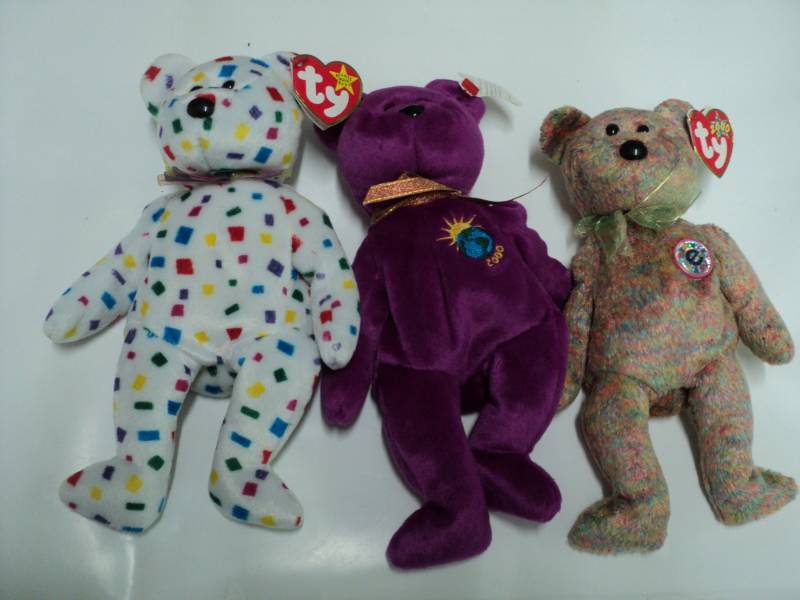 lot 82 image: Beanies- year 2000 look these up o...