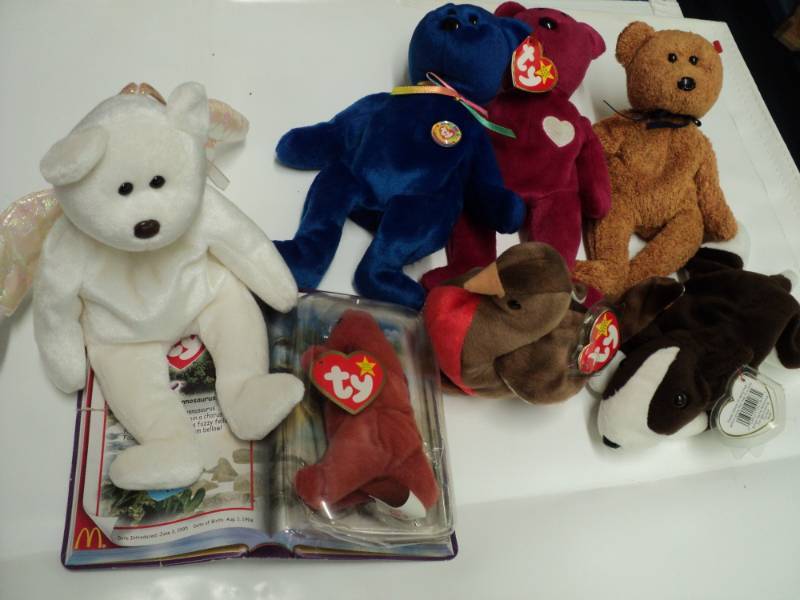 lot 83 image: Older Beanies...