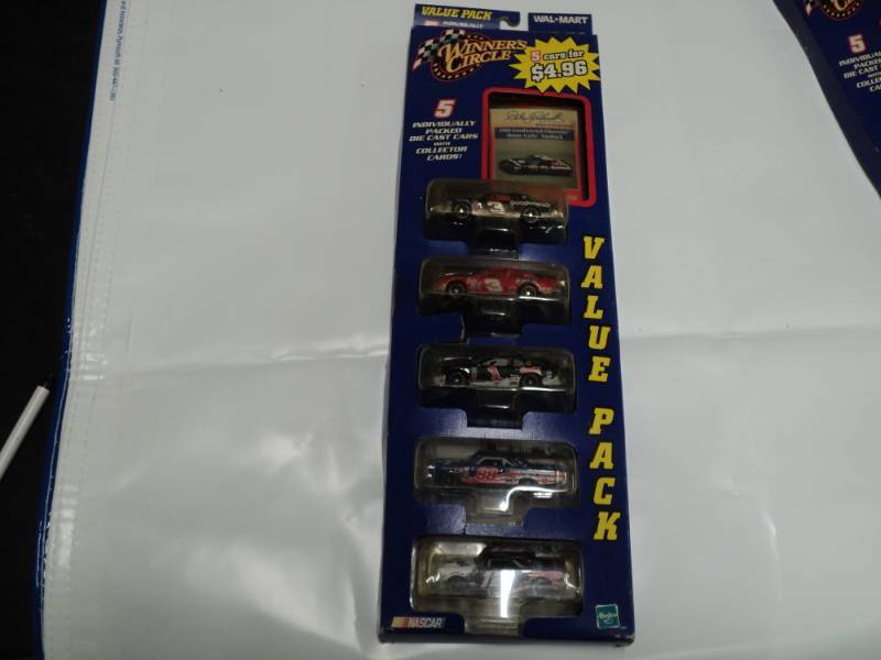 lot 95 image: 5 Nascar Set...