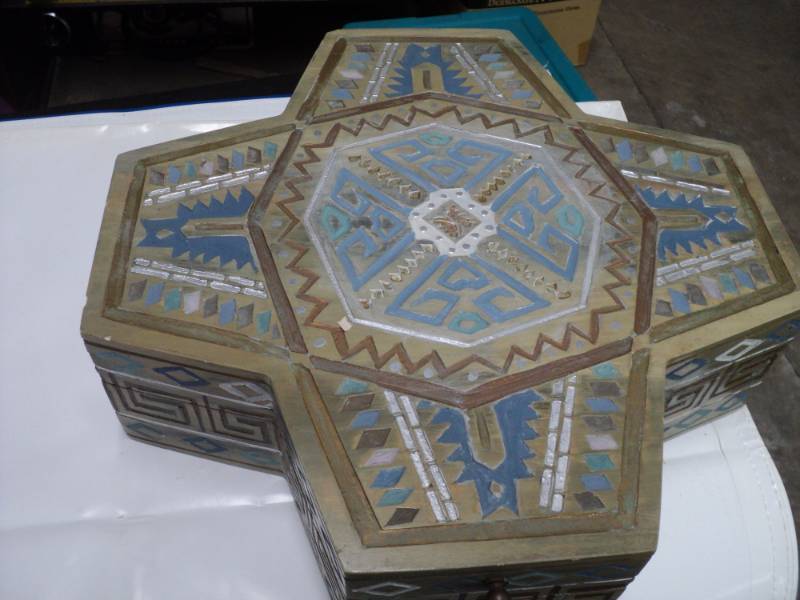 lot 122 image: Carved Octagon Box 17 wide...