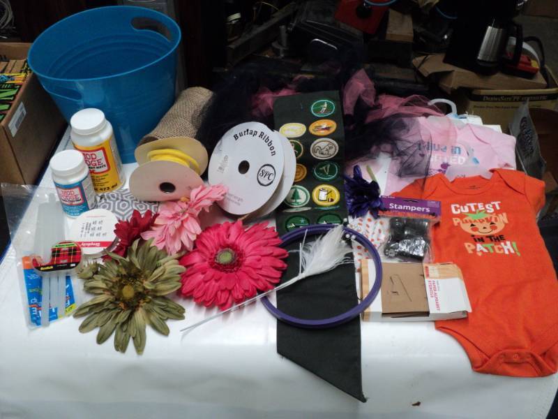 lot 132 image: Crafting Lot in a Rubbermaid Covere...