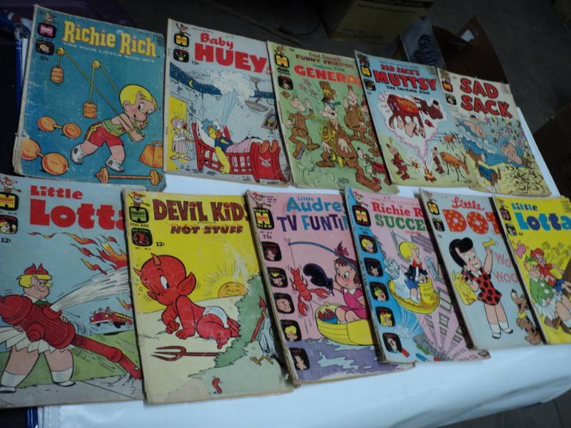 lot 135 image: Harvey 12 Cent Comics...