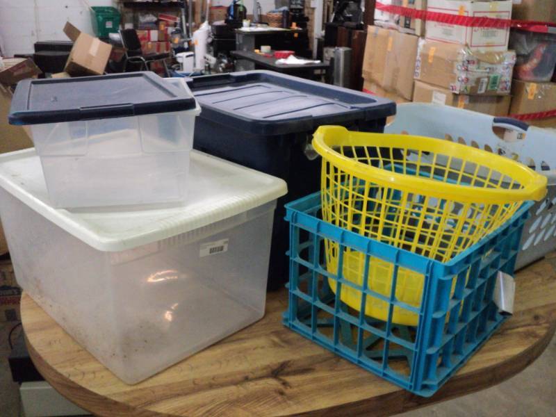 lot 148 image: 6 Storage Tubs 3 with covers...