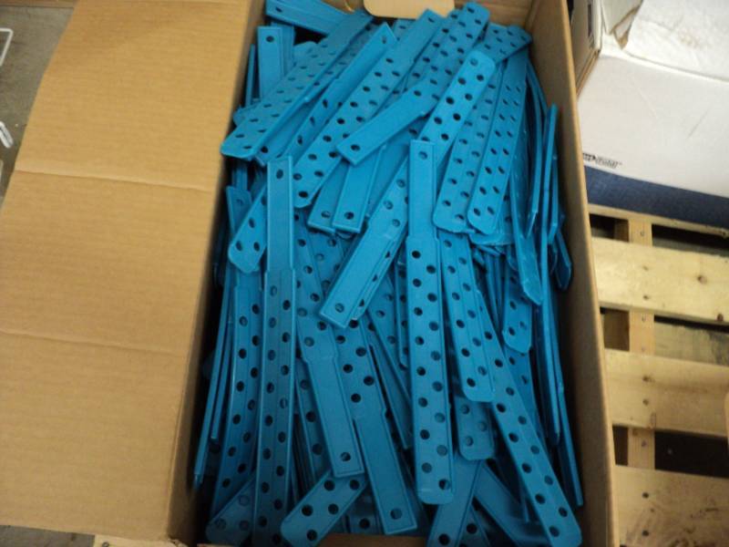 lot 155 image: Box of 200 plus Plastic Stir Sticks...