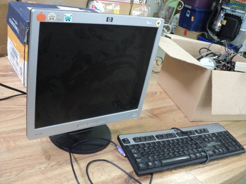 lot 176 image: Store Computer System can use with...