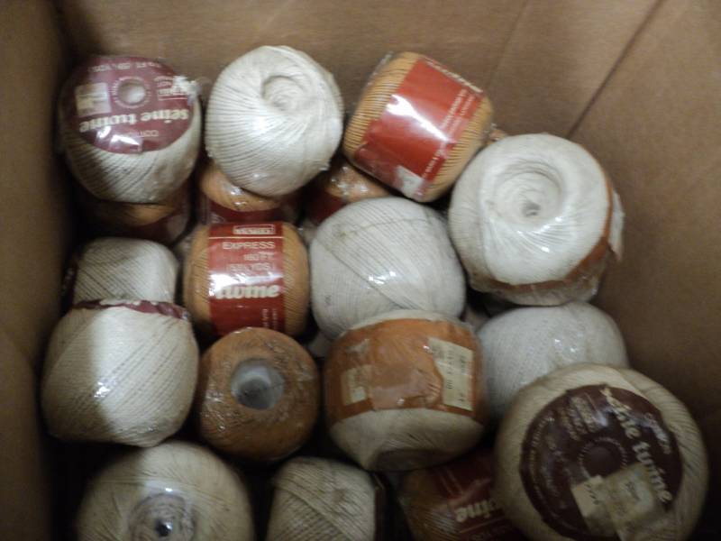 lot 203 image: 2 - 20 pack White and Black Chair T...