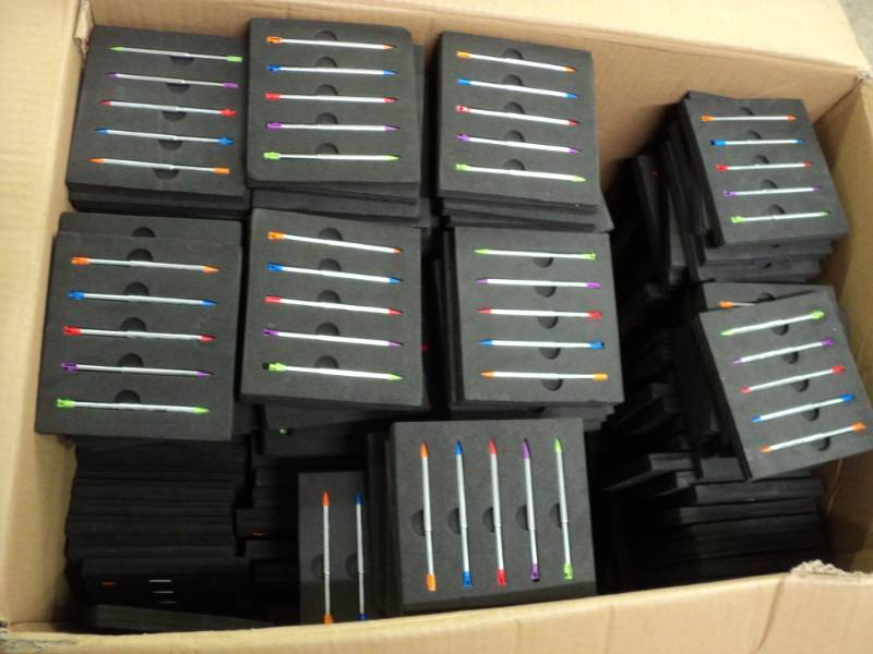 lot 209 image: Case of Stylus for Nintendo DS Lit...