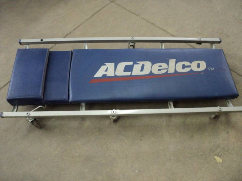 lot 234 image: ACDelco Car Creeper...