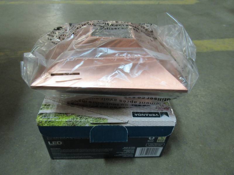 lot 112 image: 12 Veranda 4 in. x 4 in. Copper Finish Plastic Solar Powered Post Caps, 2211-F32T
