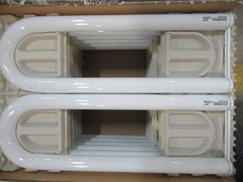 lot 154 image: 3 Cases of SYLVANIA 22 12 X 1 12 Dia Miniature Bi-pin (T12) 4100 K Cool White Deluxe Ubend Fluorescent Light Bulb FB40CWX6