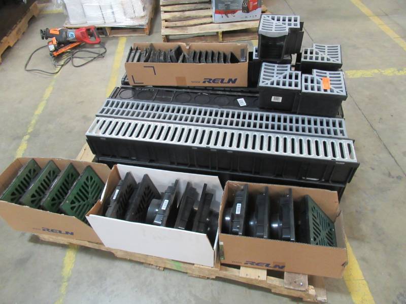 lot 147 image: Rain Drain 40-in L x 4-in W Easy Channel System 003525, Corners 003568, End Caps 003503 and Catch Basins 000077.