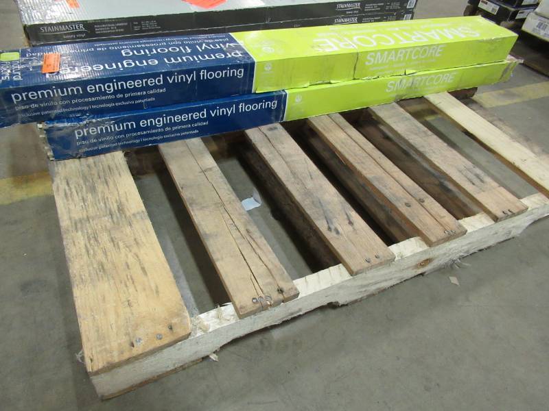 lot 171 image: SMARTCORE Ultra 8-Piece 5.91-in x 48.03-in Blue Ridge Pine Luxury Locking Vinyl Plank Flooring 50SLVF603 - 2 Cases