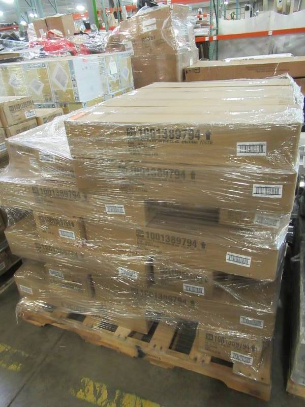 lot 215 image: Pallet of 40 Cases of White 1 in. Light Filtering Vinyl Blind - 27 in. W x 64 in. L, 20150503 (6 BlindsCase) New in Box.