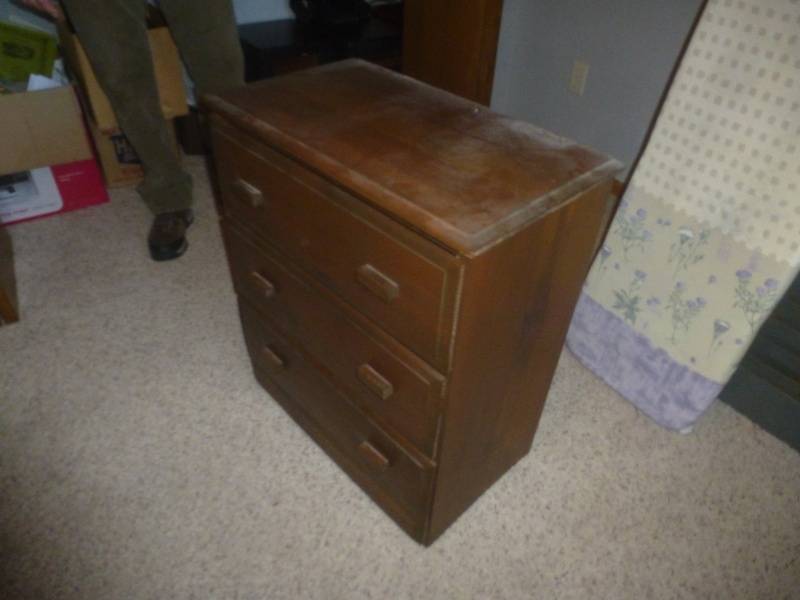 lot 10 image: Chest of Drawers