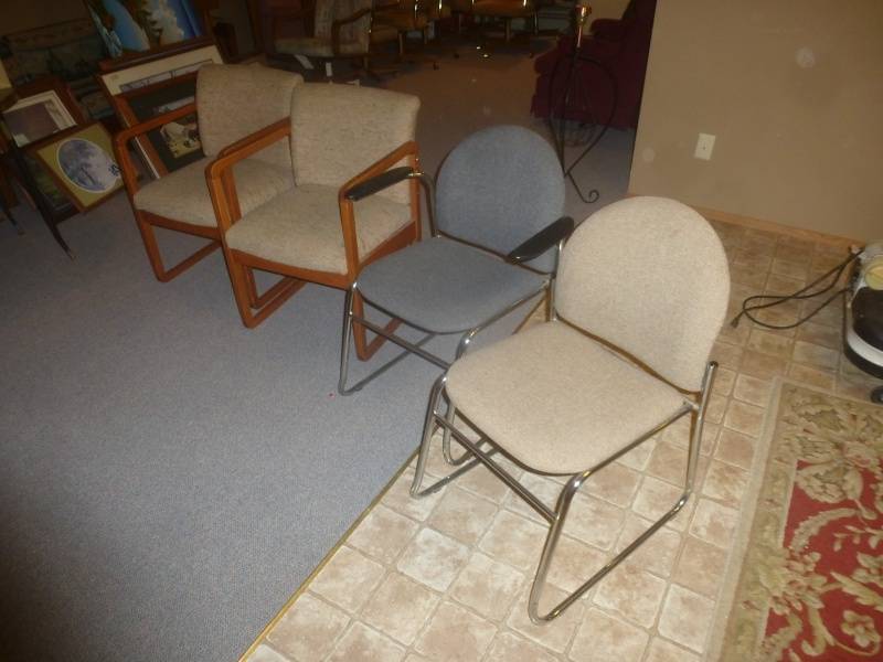 lot 43 image: Assorted Wood & Chrome Chairs