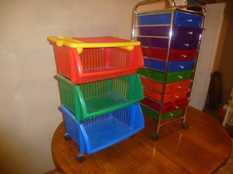 lot 105 image: Item # 51 Color Organizers