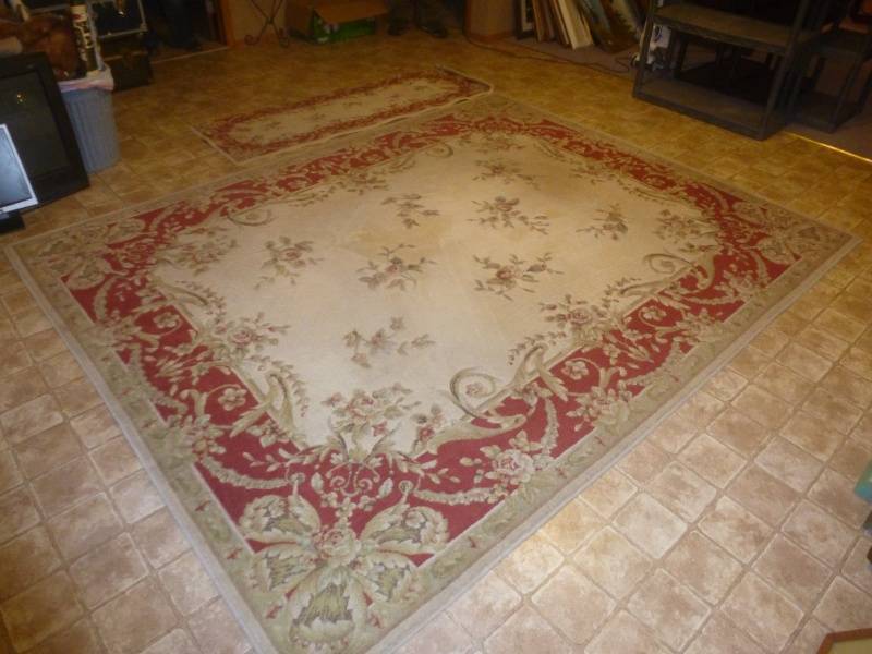 lot 106 image: Item # 52 Area Rugs